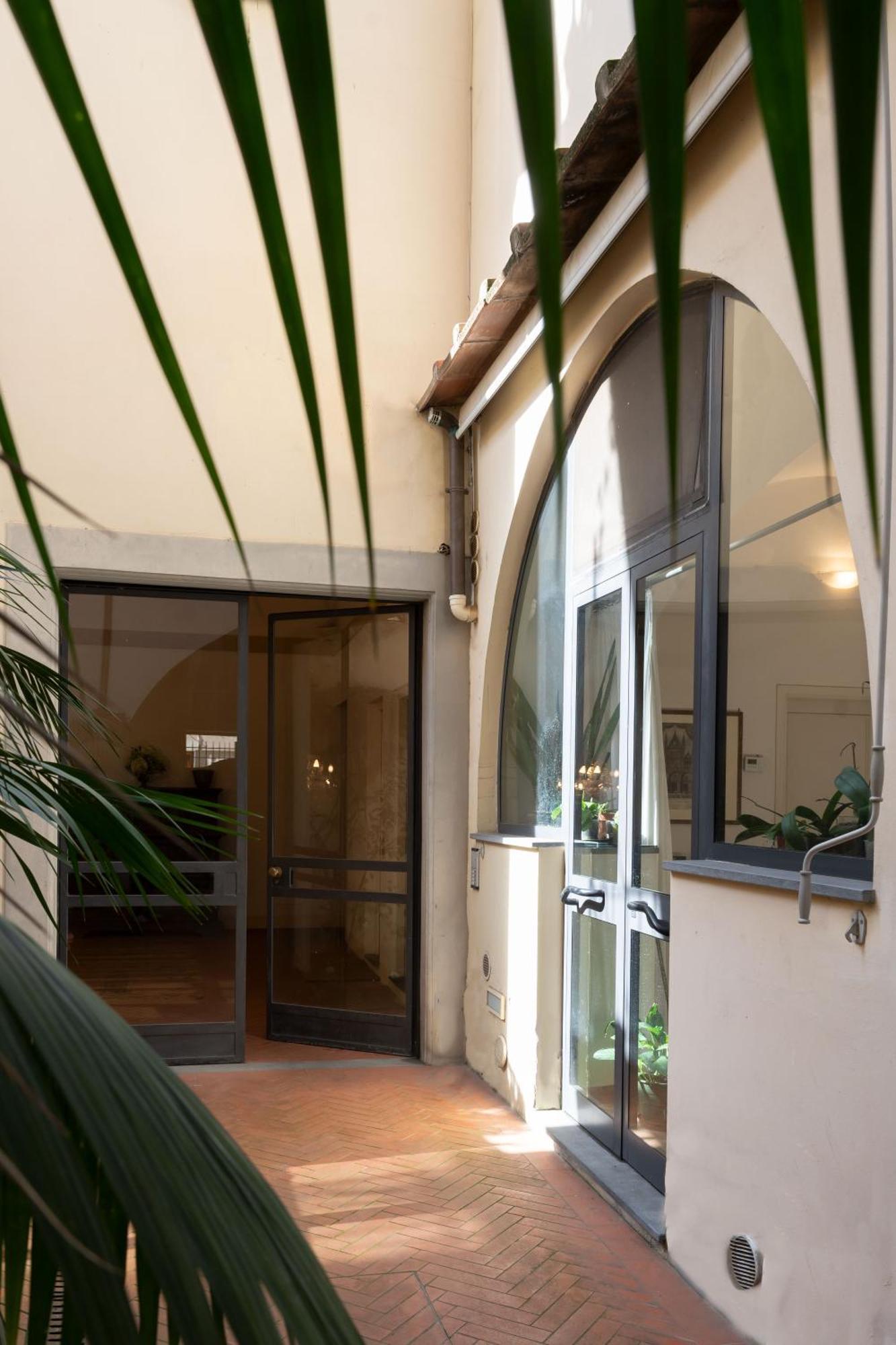 Characteristic Apartment In The Center Of Firenze Eksteriør bilde