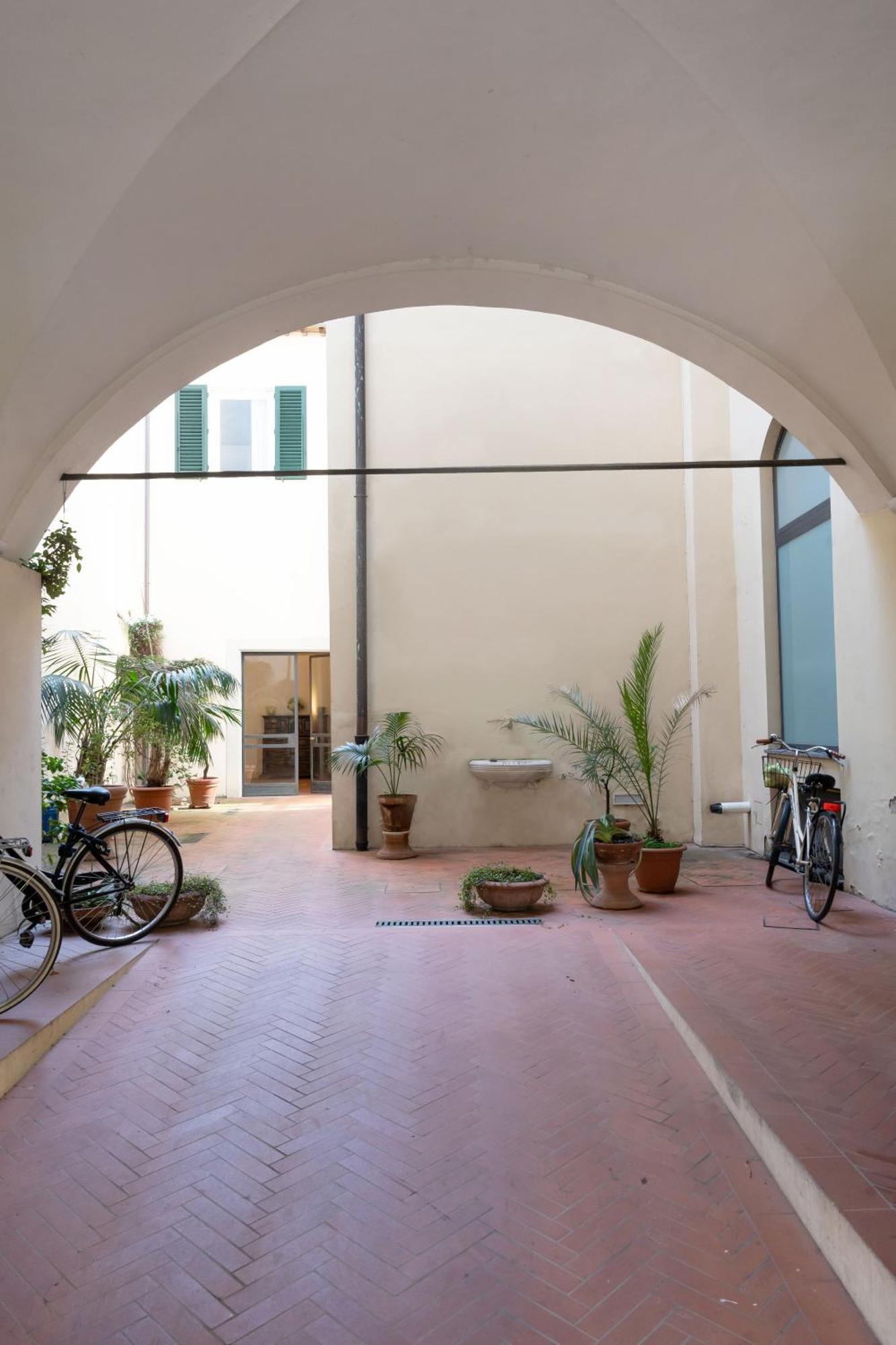 Characteristic Apartment In The Center Of Firenze Eksteriør bilde