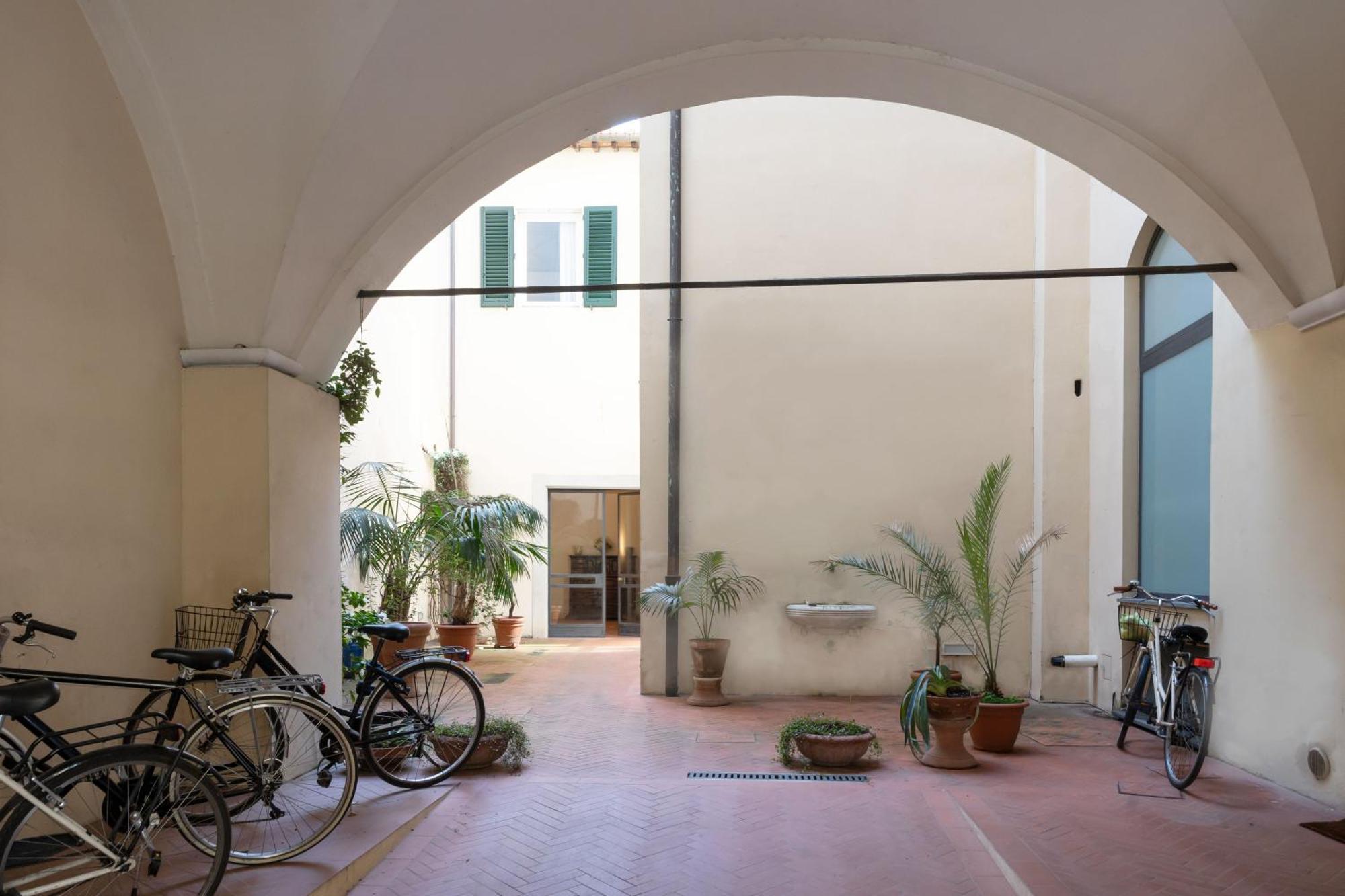 Characteristic Apartment In The Center Of Firenze Eksteriør bilde
